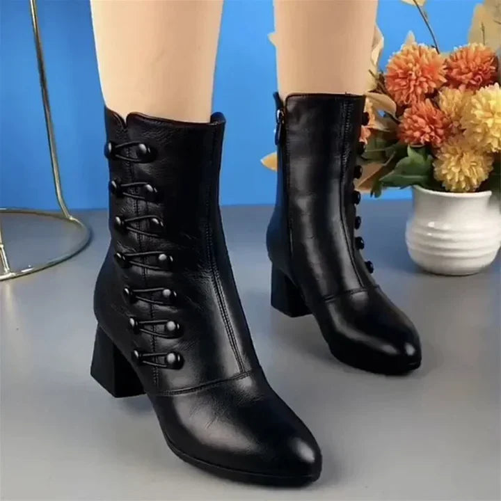 Ultra-comfortable leather boots for all seasons 