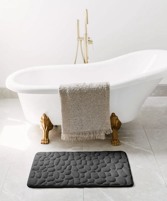 Massaging and non-slip bath mat for ultimate comfort 