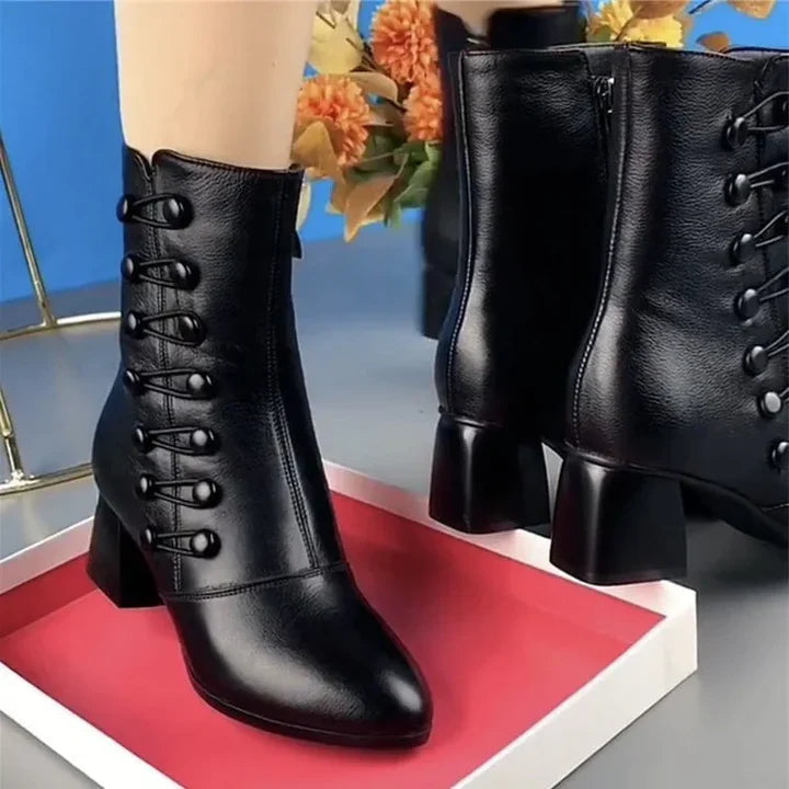 Ultra-comfortable leather boots for all seasons 